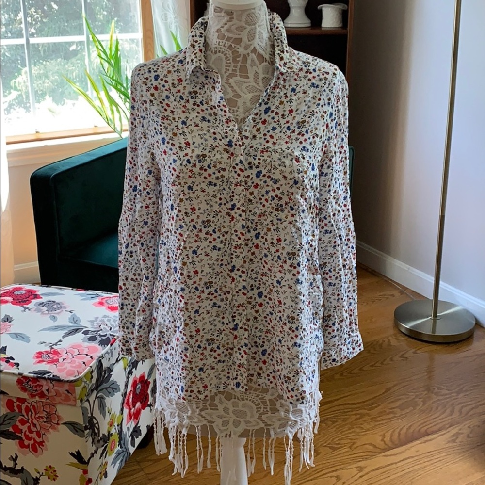 Beach lunch lounge button down